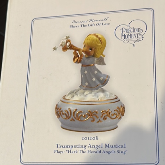 Precious Moments Trumpeting Angel Musical “Hark the Herald Angels Song” - Picture 8 of 13